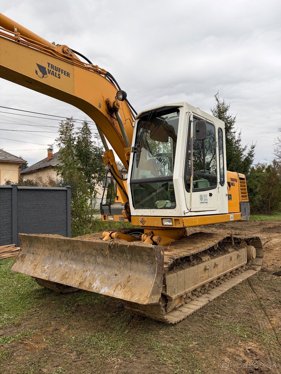 Pasovy bager Liebherr - 2