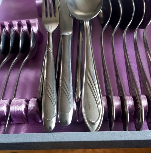 Nerezový príbor v kazete - 2