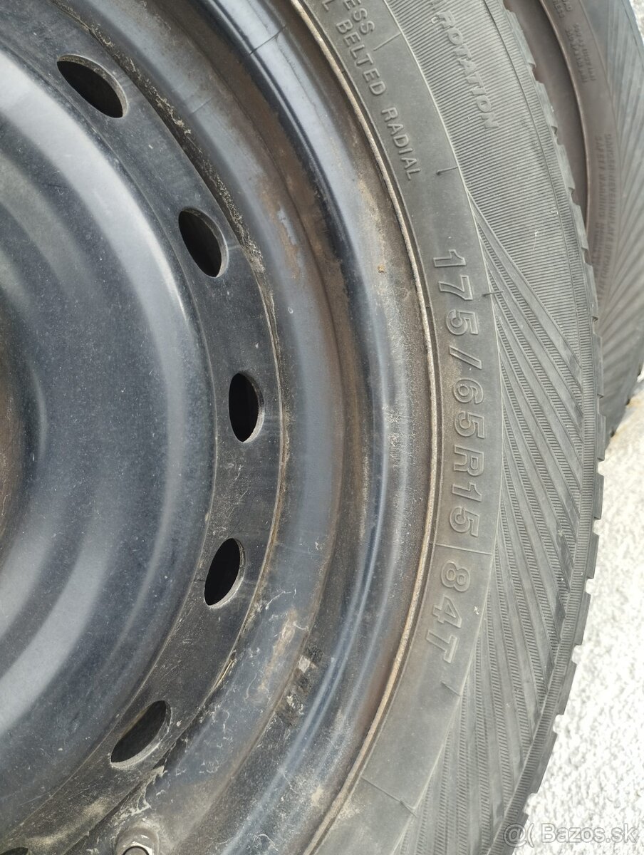 plechové disky s puklicami - 2