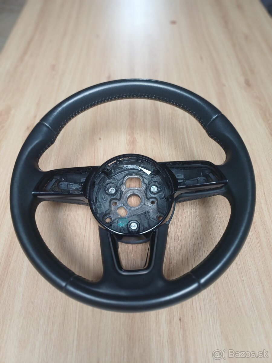 Volant z audi a4 b9 - 2
