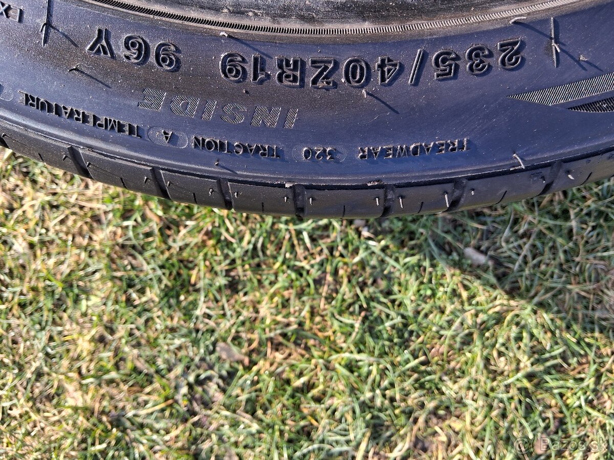 235/40 r19 letne pneumatiky - 2
