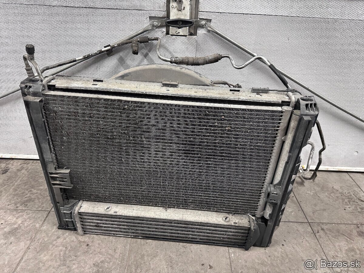 Bmw E90 přední část světla chladiče - 2