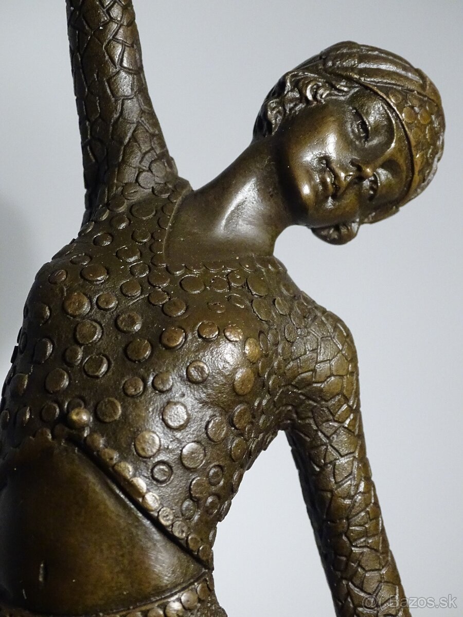 bronzová socha tanečnice "Footsteps" sign. D.H.Chiparus,38 - 2