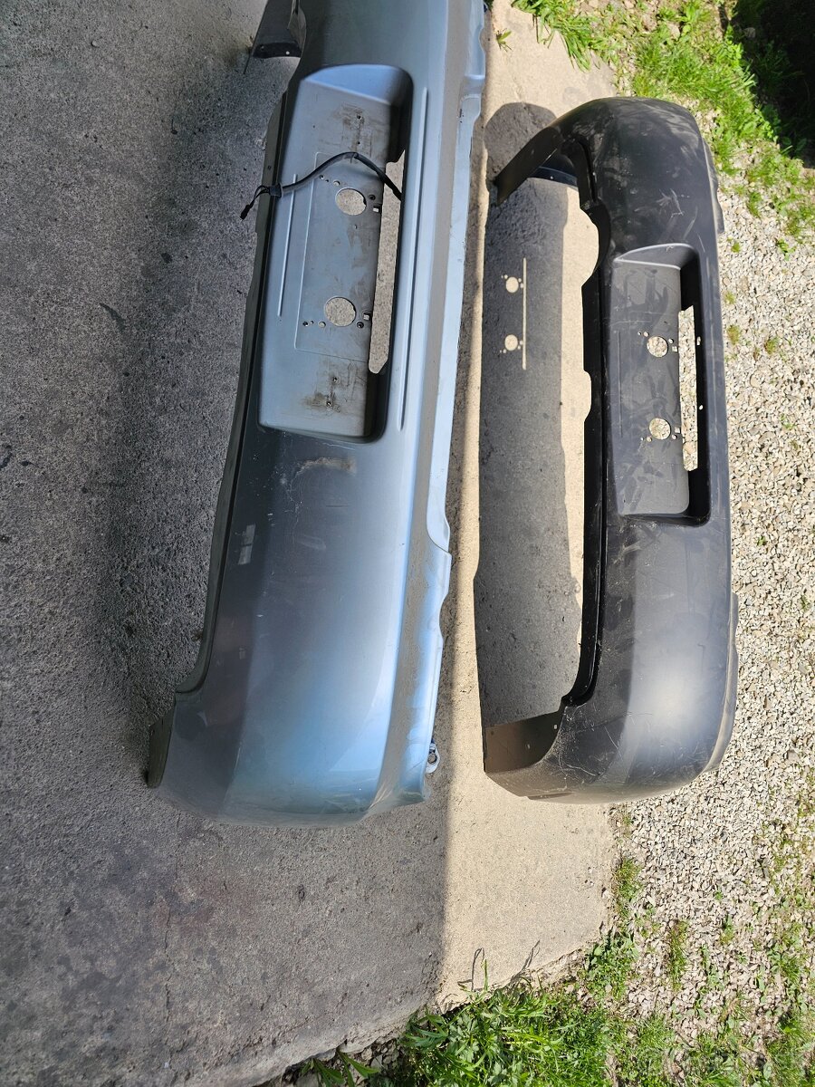 Subaru impreza sedan 2003 zadny naraznik - 2