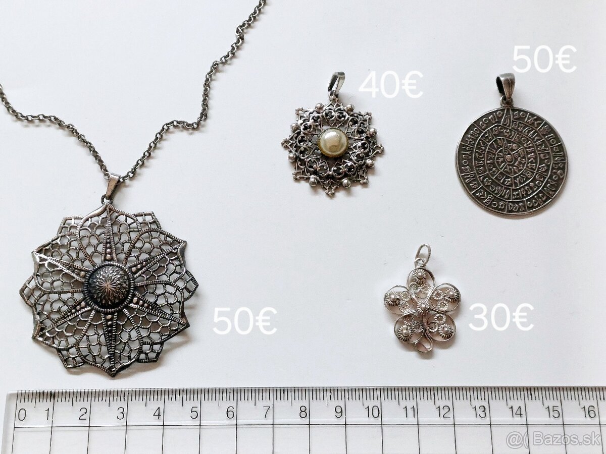 Krasne zaujimave staršie strieborne privesky - 2