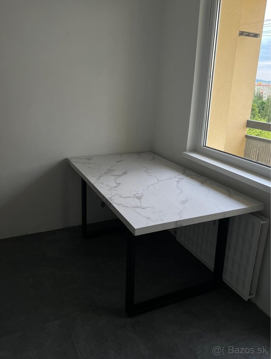 jedálenský stôl - 2