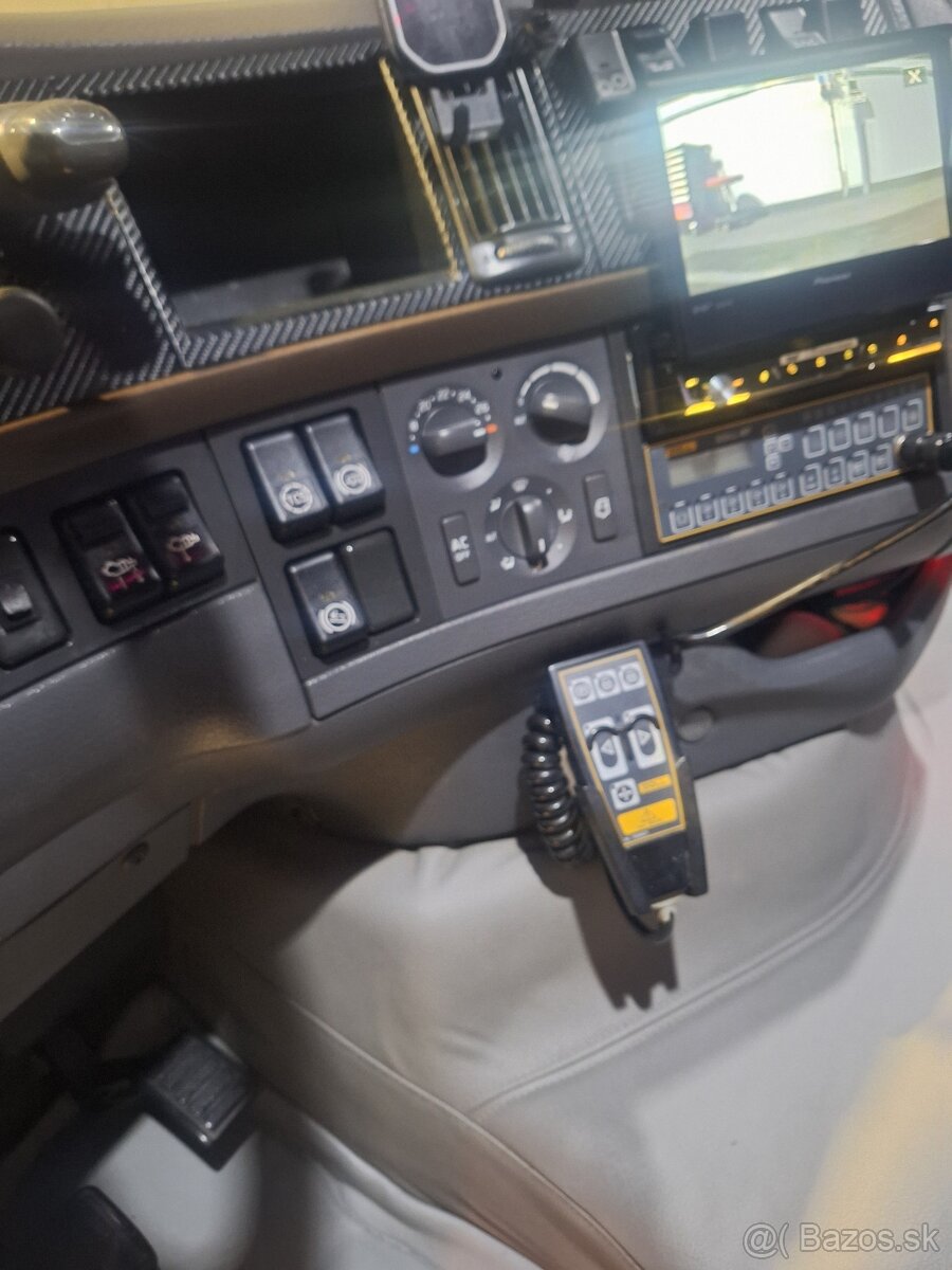 Predám Volvo 750, lesovoz - 2