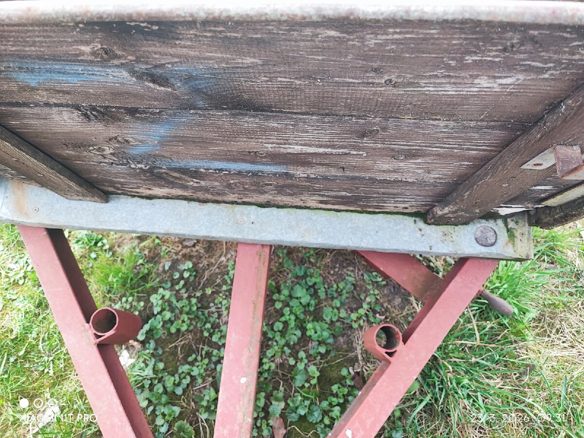 Vlečka s brzdou - 2