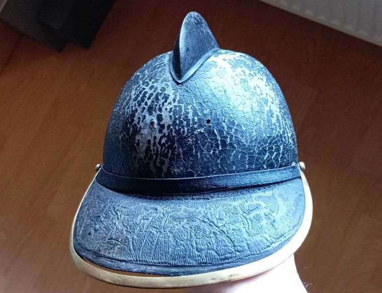 Predám starú vzácnu hasičskú helmu zo začiatku 20 rokov - 2