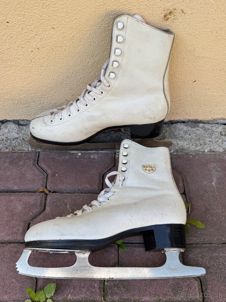 Dievčenské korcule - 2