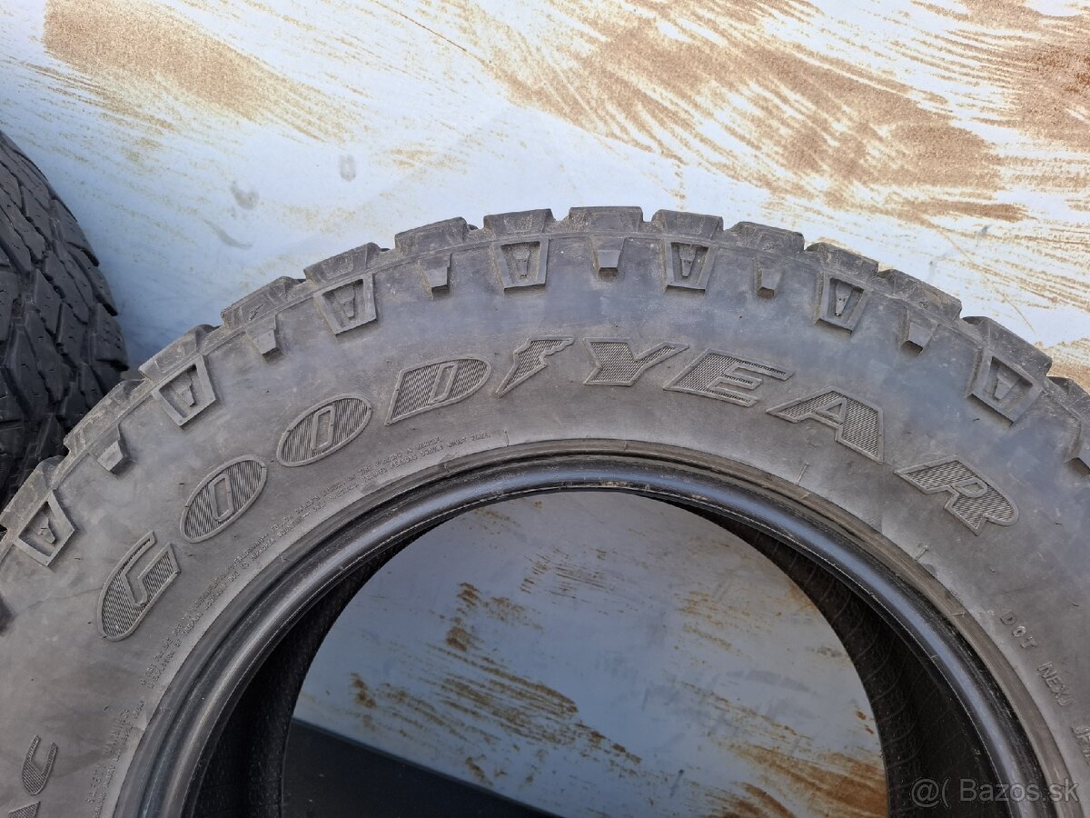 Goodyear wrangler 255/70R18 - 2