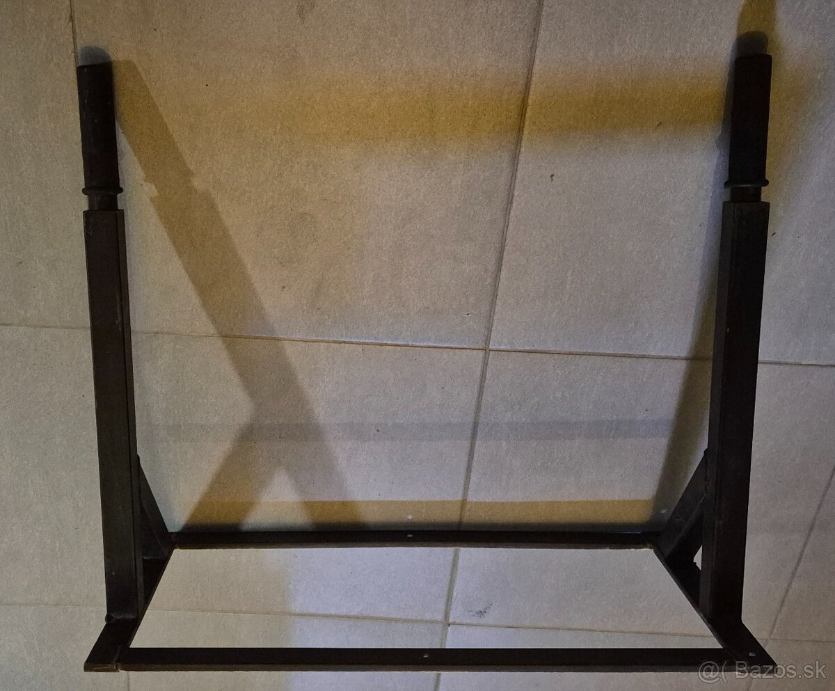 Bradlá do steny - 2