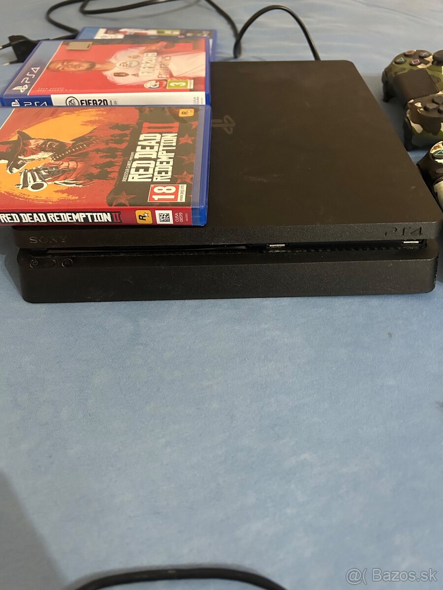 Predam PS4 Slim + 2 ovládače + FIFA a Red dead redemption 2 - 2