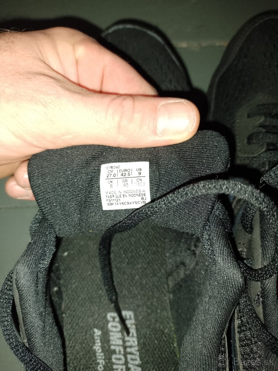 Predám topánky Asics 42,5 - 2