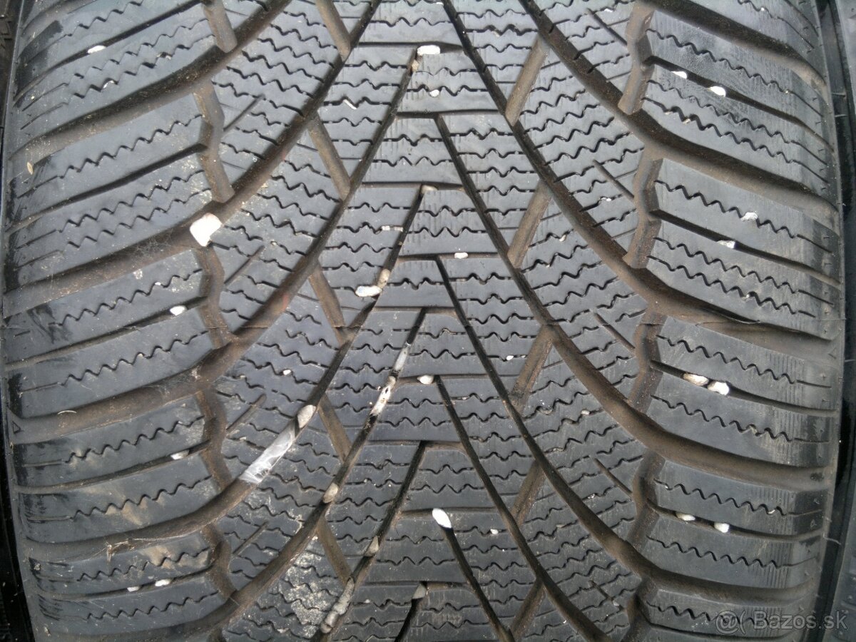 Zimne pneu. Arivo 225/40 r18 - 2
