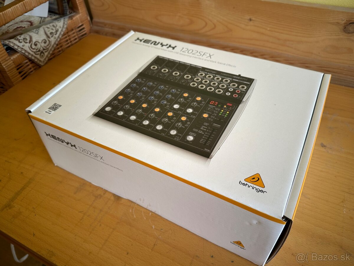 Analógový mixpult Behringer XENYX 1202 FX - 2