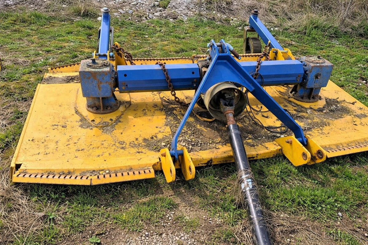 MULČOVAČ BOMFORD a MULČOVAČ MUTHING - 2