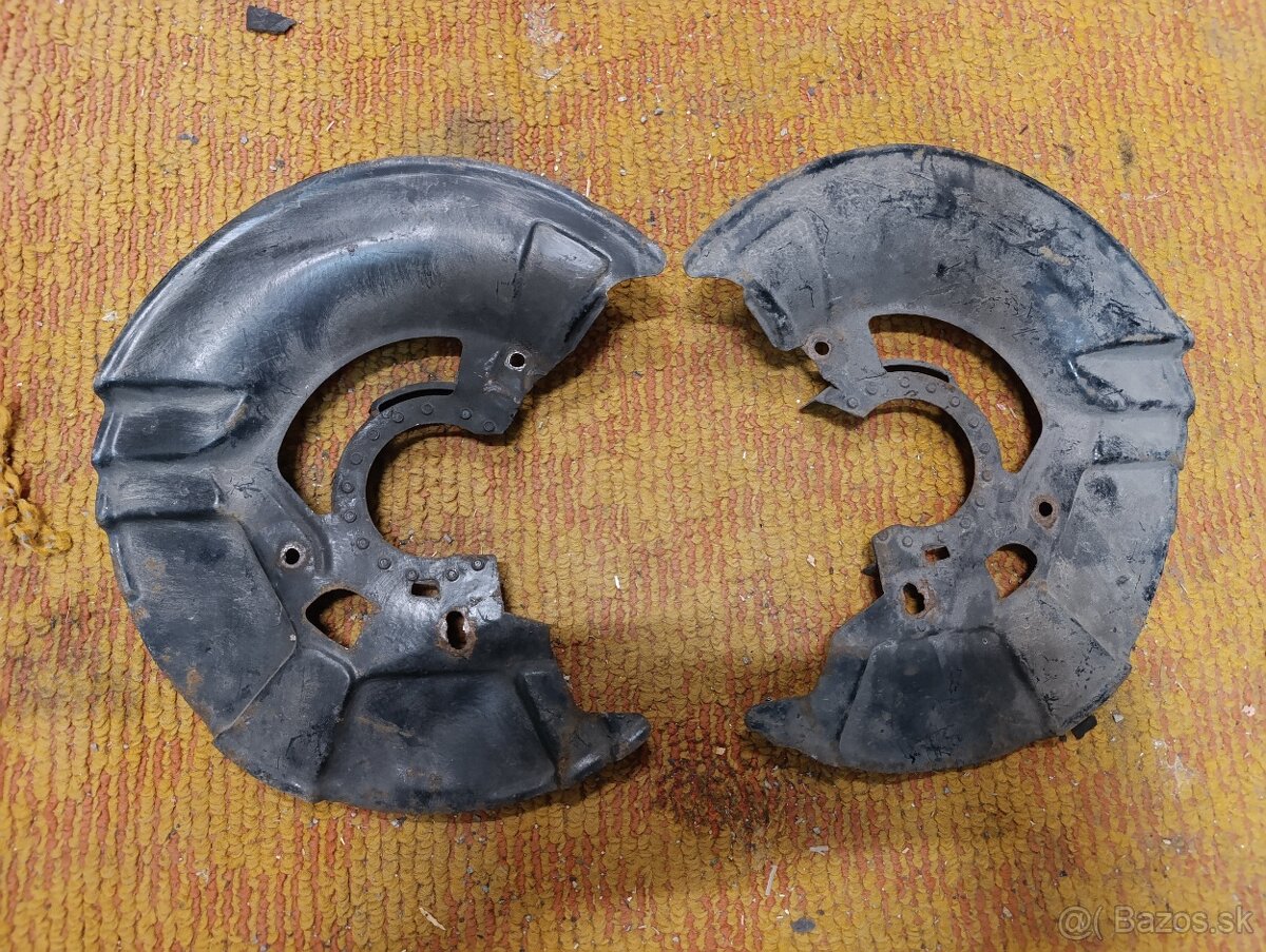 E30 predné brzdové štíty - 2