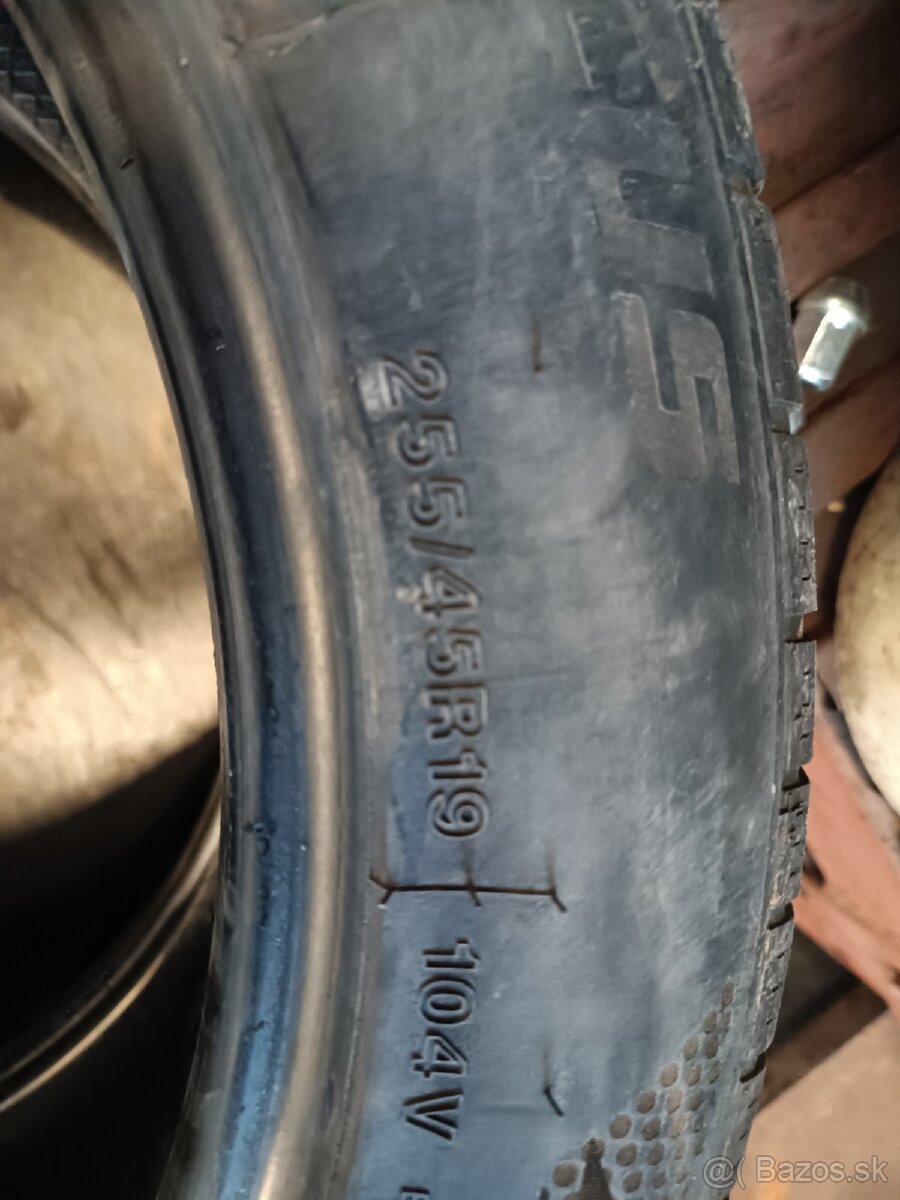 Predám zimné pneumatiky 255/45R19 - 2