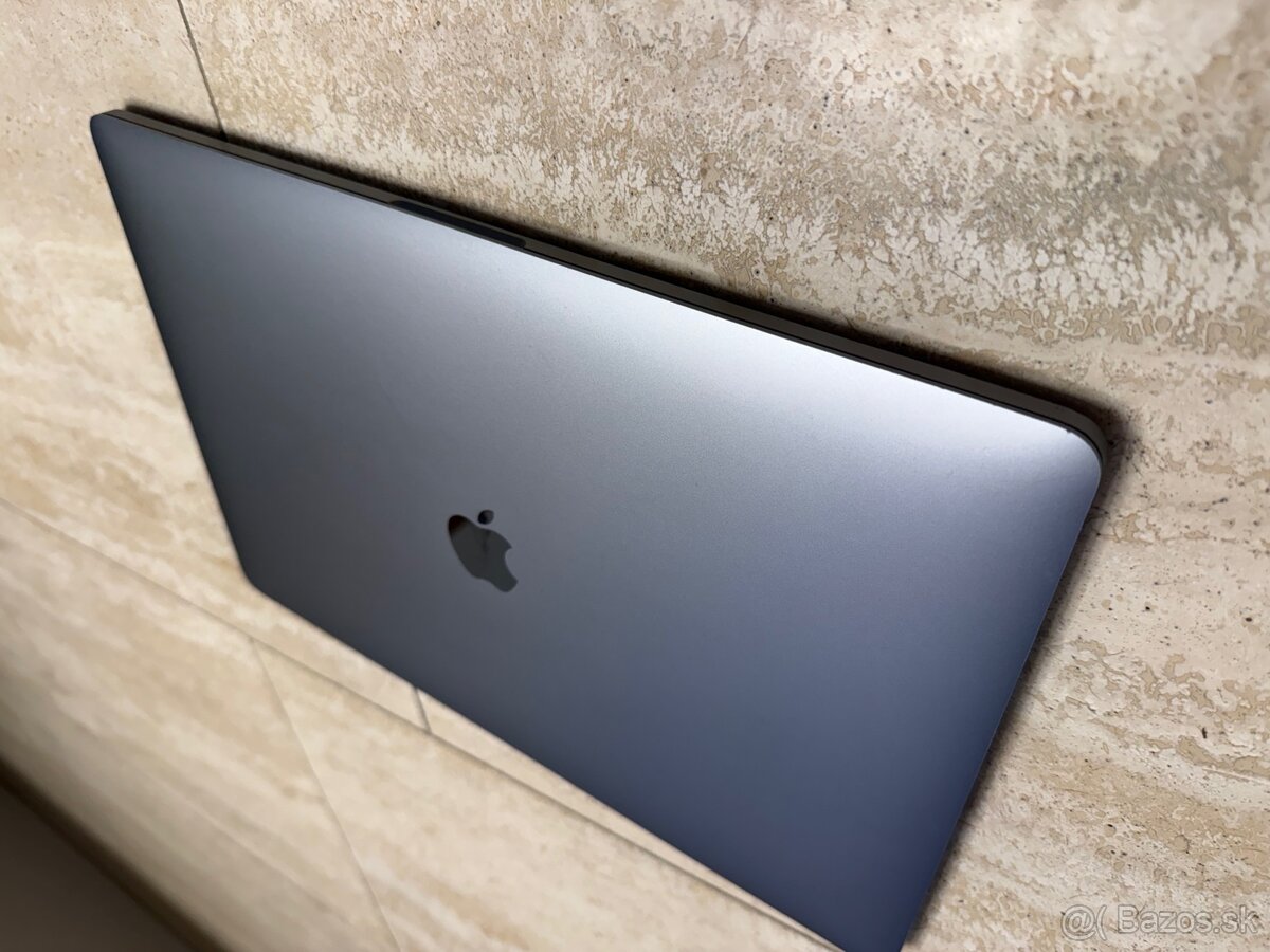 MacBook Pro 15,4" Touch Bar / 32GB / i7 / 512GB - 2