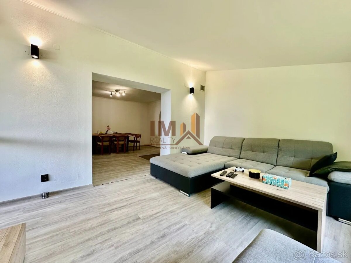 NA PREDAJ MODERNÝ ZREKONŠTRUOVANÝ 4i RODINNÝ DOM S GARÁŽOU - 2