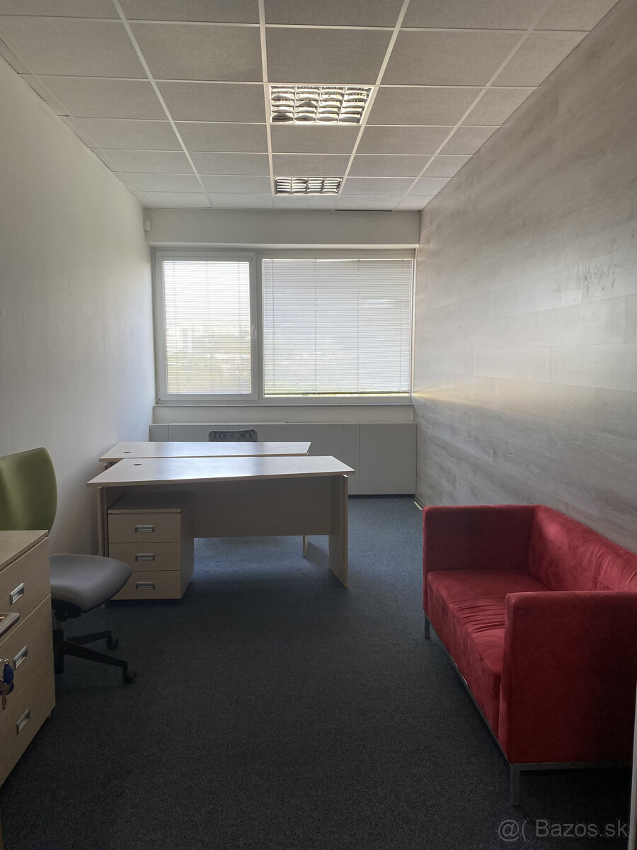 Exkluzívne kancelárske priestory - 17 m2 - v centre mesta - 2