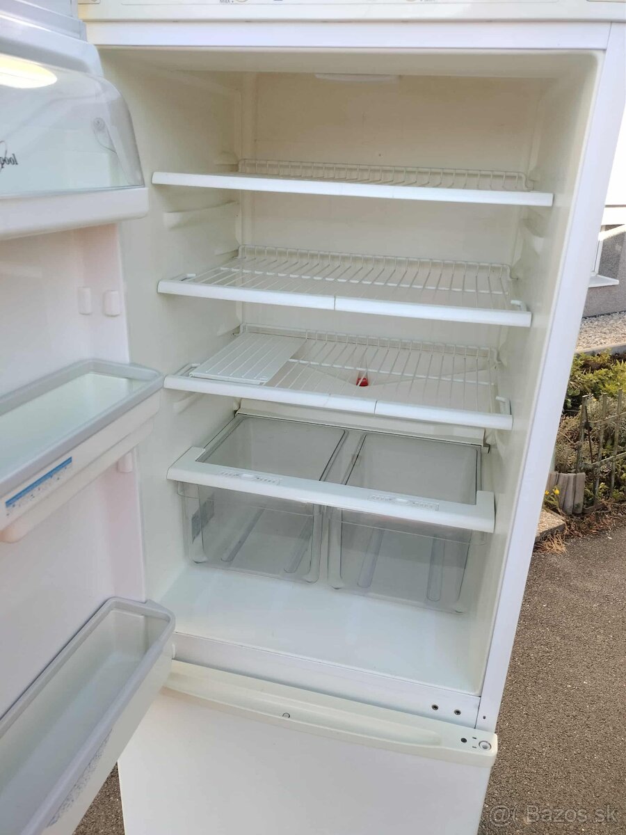 Predám chladničku s mraziakom Whirlpool - 2