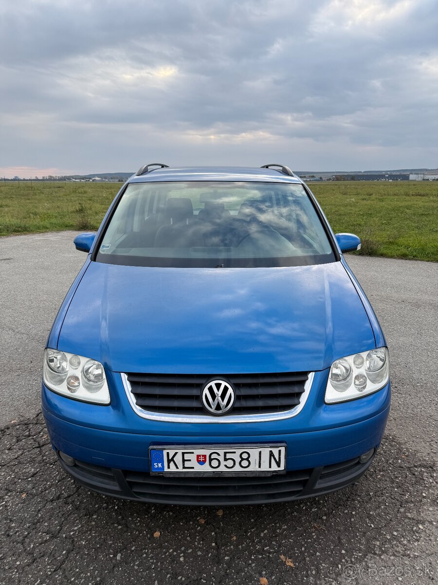 Volkswagen Touran 1.6 FSI STK DO NOVEMBRA 2027 - 2