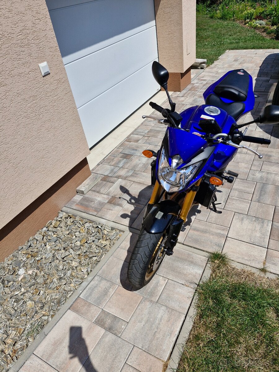 YAMAHA FZ 8 - 2