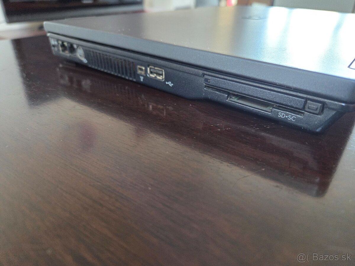 Predám nefunkčný notebook HP Compaq NC8430 - 2