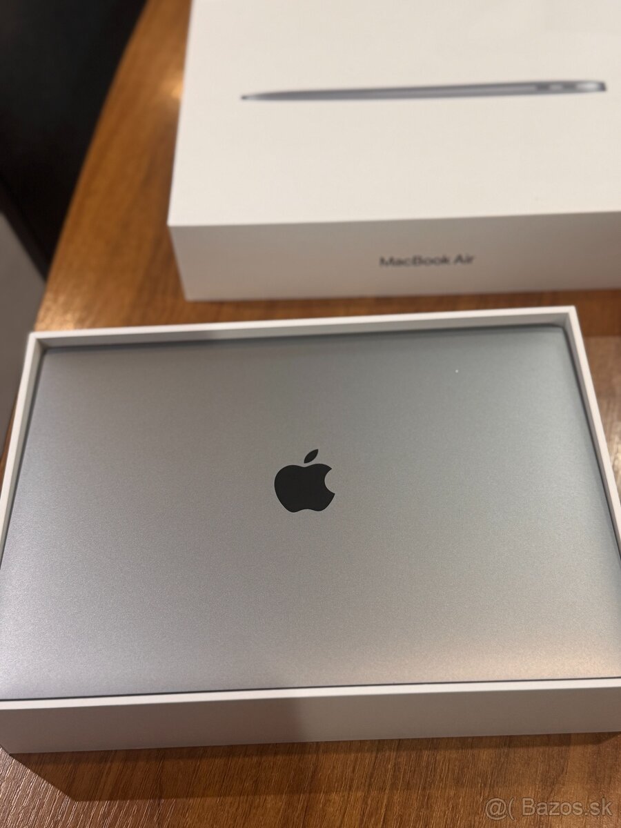 MacBook Air 13-inch - 2