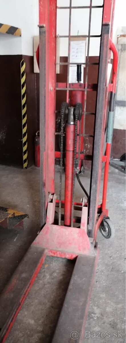 Vysokozdvižný paletový vozík - 2