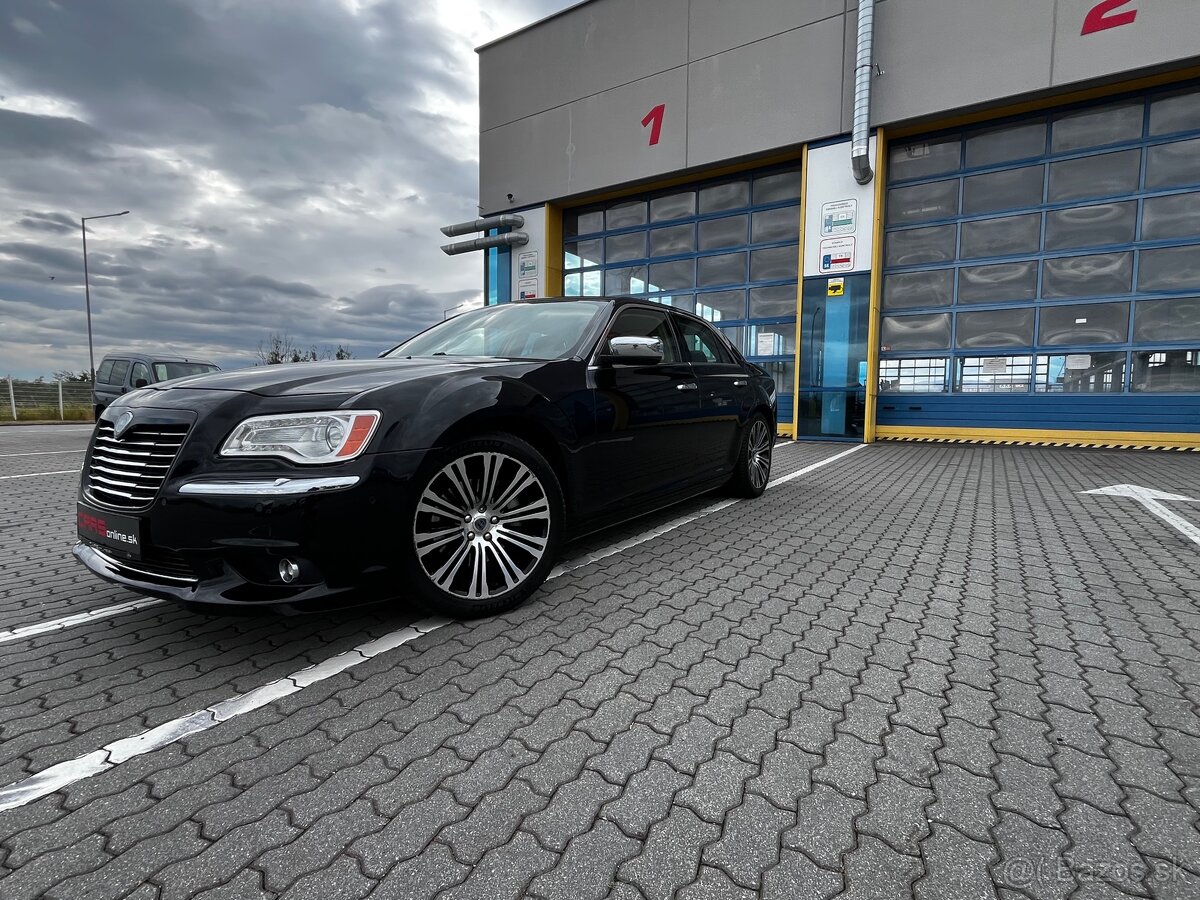 Lancia Thema 3.0, Chrysler 300C,176 kw, Automat - 2