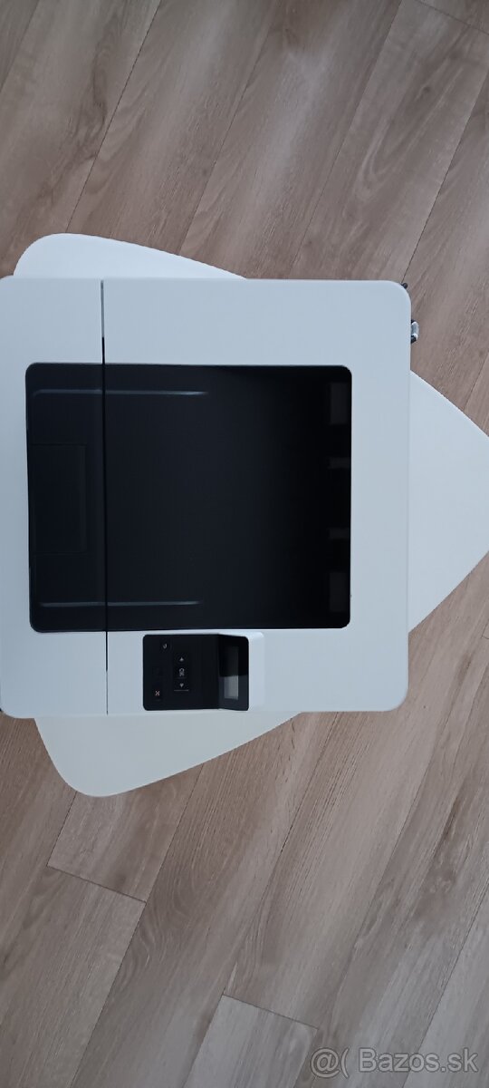 Laserova tlaciaren HP laserjet 4002 - 2