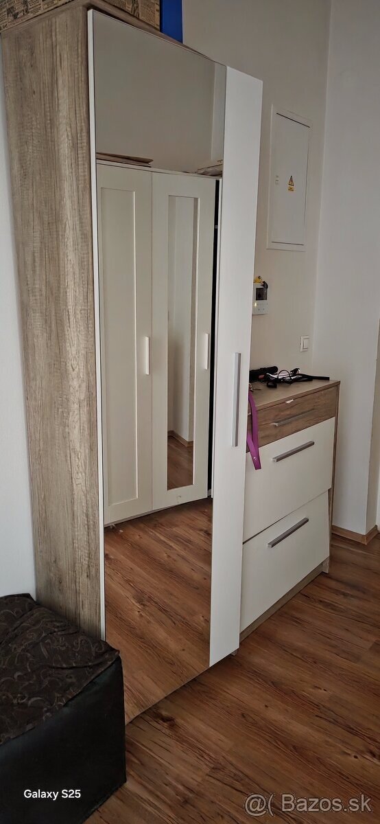 Zostava fo chodby - 2