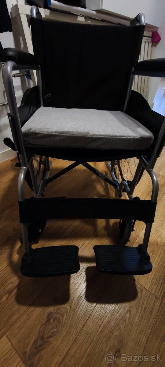 Predám mechanický invalidný vozík - 2