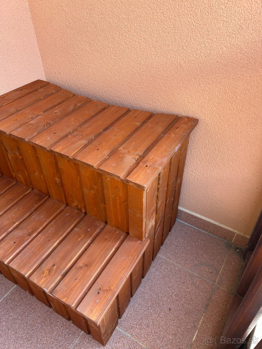 Masívne schodíky ku drevenej kádi (HotTub) – smrekové - 2