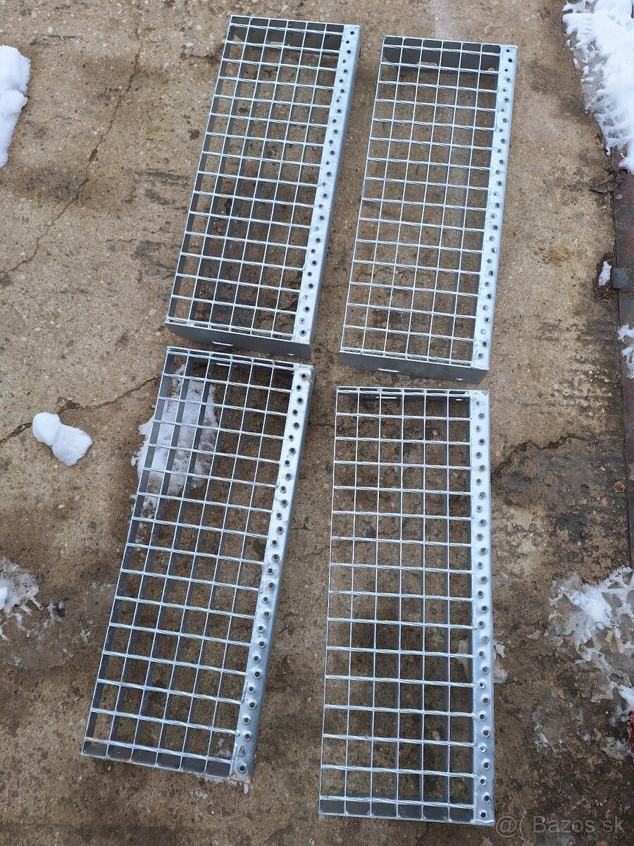 Pozinkované schody 60cm×24cm - 2