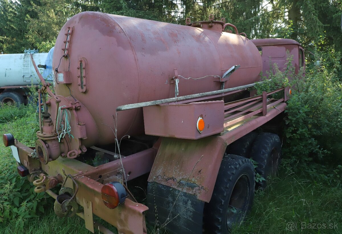 PRAGA V3S 6x6 fekal - 2