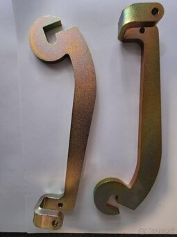 upinak na retaze - 2