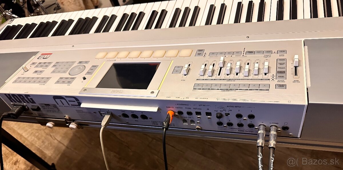 Korg M3 88 + Radias Board - 2