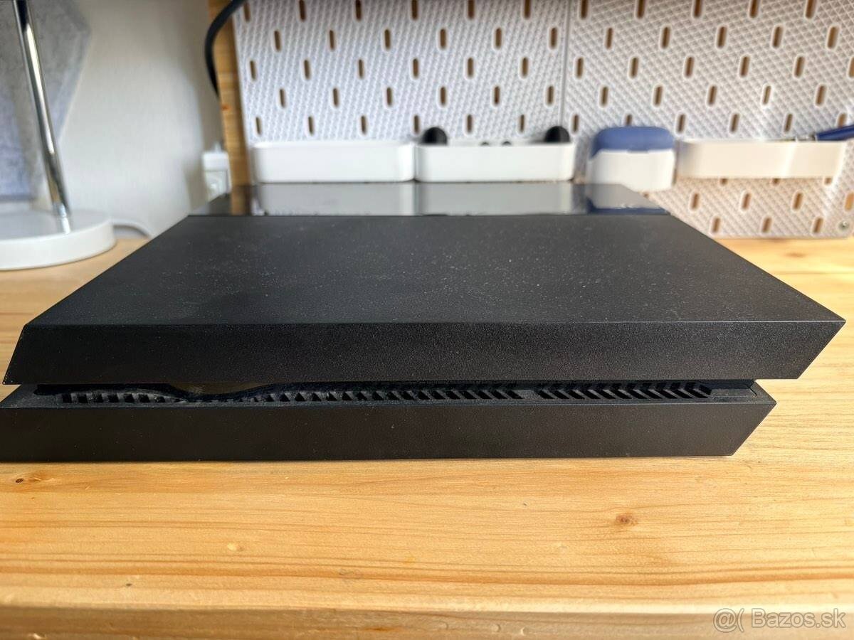Playstation 4 / 500GB - 2
