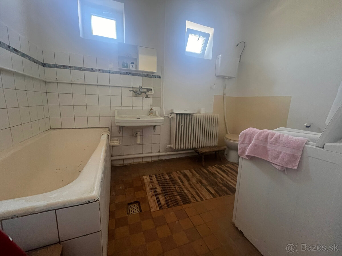 Rodinný dom okamžite obývateľný. - 2