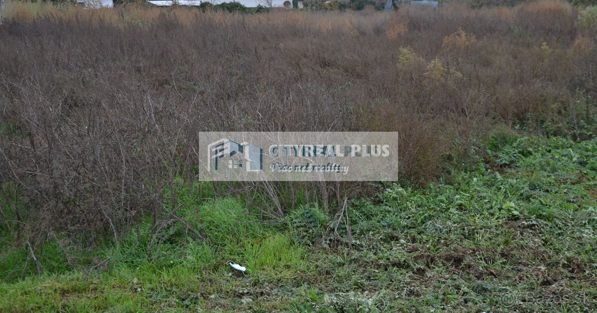 PREDÁM STAVEBNÝ POZEMOK ŠURANY - 2