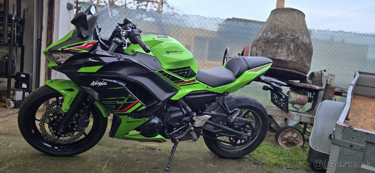 KAWASAKI NINJA 650, r.v 2023,v TP 35kw, kup v SR - 2