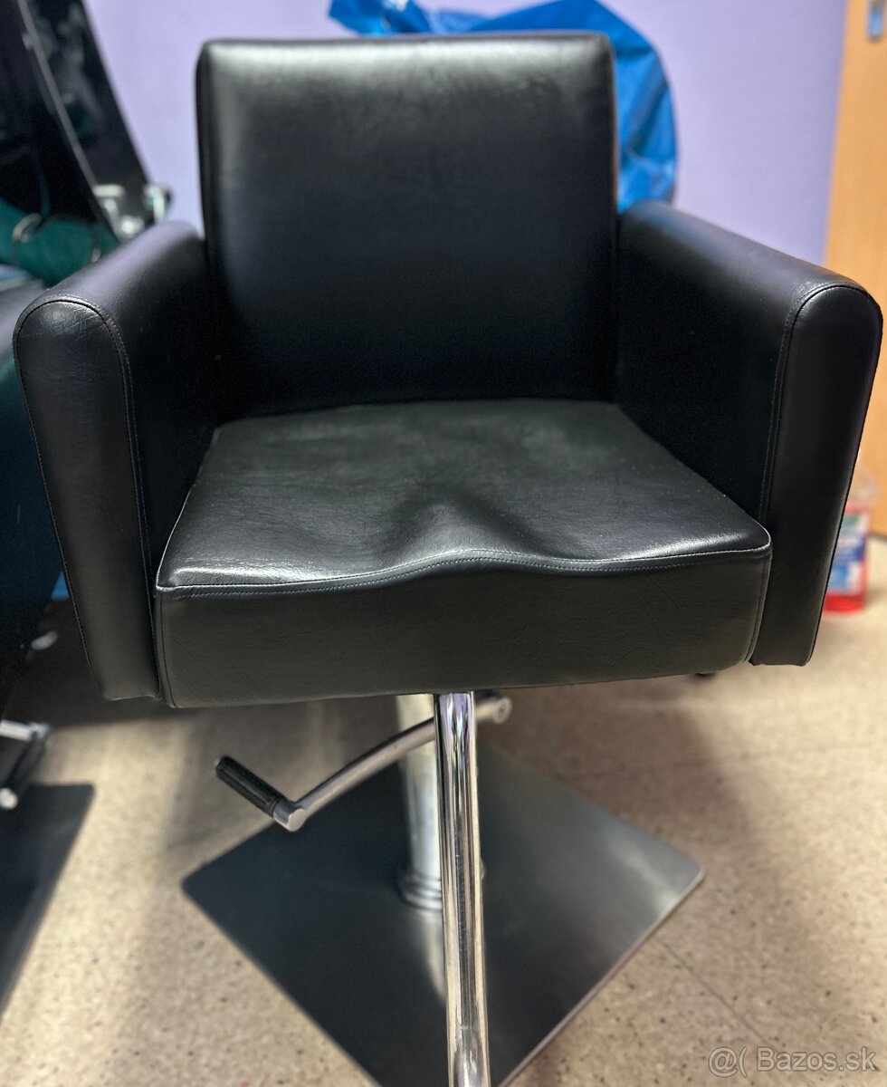 Kadernícky Nabytok - 2