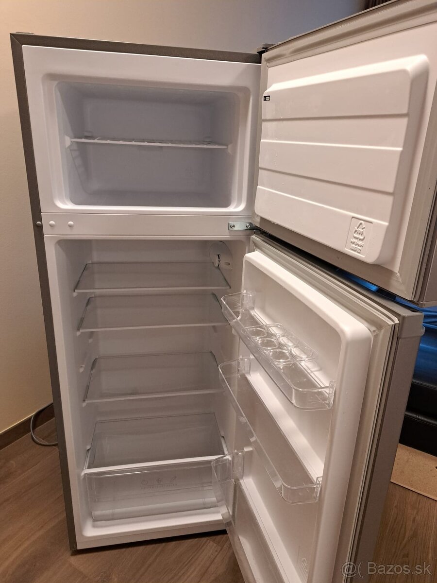 Chladnička s mrazničkou - 2