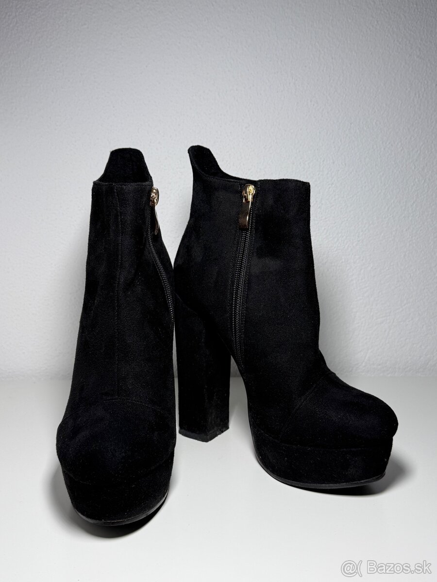 Čierne semišové čižmy - 2