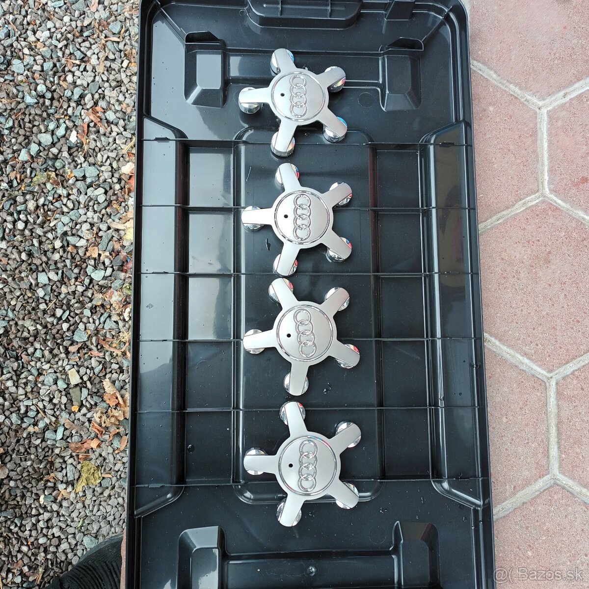 Predám stredové krytky AUDI 4F0601165N - 2