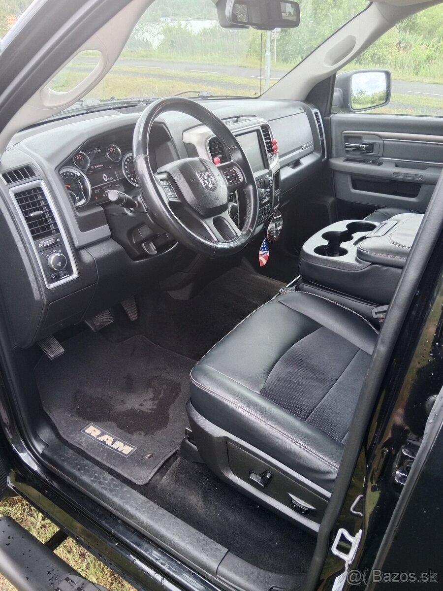 Dodge Ram Big Horn pěkný stav plná servisní historie
